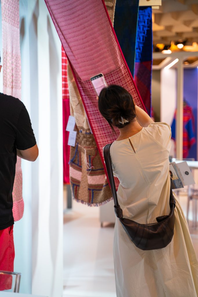 Un particolare dell'esposizione di teli Filmar all'ultima edizione di Pitti Filat